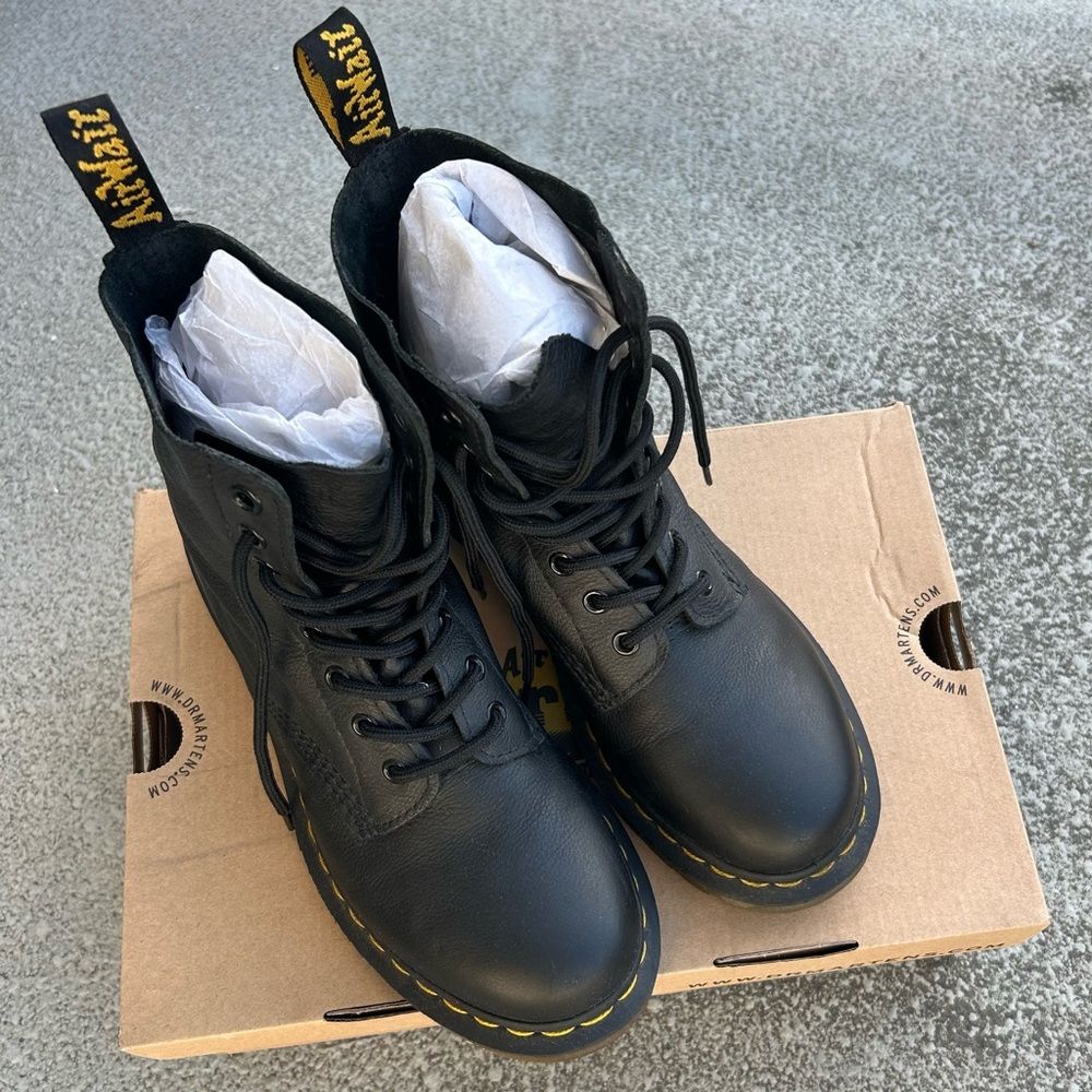 Dr. Marten 1460 Pascal Virginia Leather Lace Up Boots